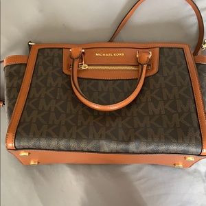 Authentic Michael Kors Handbag with MK logo in Tan